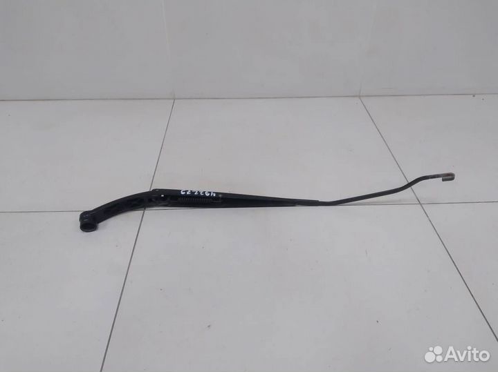 Поводок стеклоочистителя передний правый Kia Rio 3