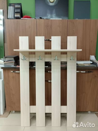 Вешалка для одежды настенная