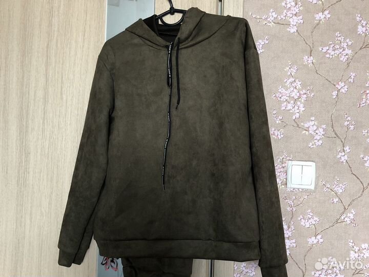 Спортивный костюм новый