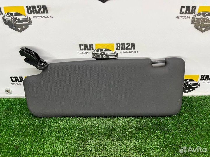 Козырек солнцезащитный правый R Audi Q3