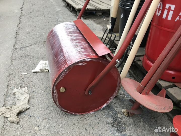 Каток для газона