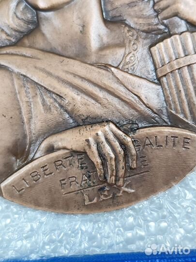 Медаль Assemblee Nationale 1967 Франция новая