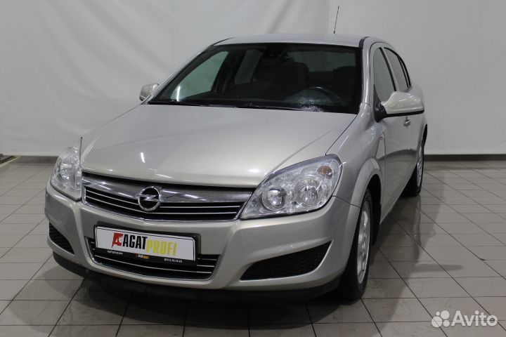 Opel Astra, 2010