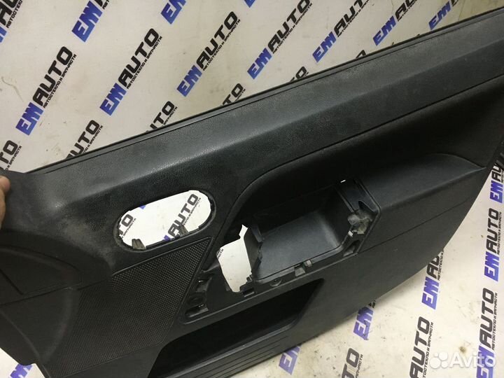 Обшивка двери передней правой Форд Фьюжен