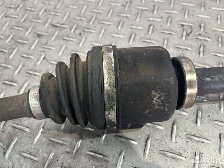 Привод передний правый Renault Trafic 2