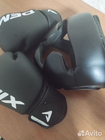 Боксерские перчатки