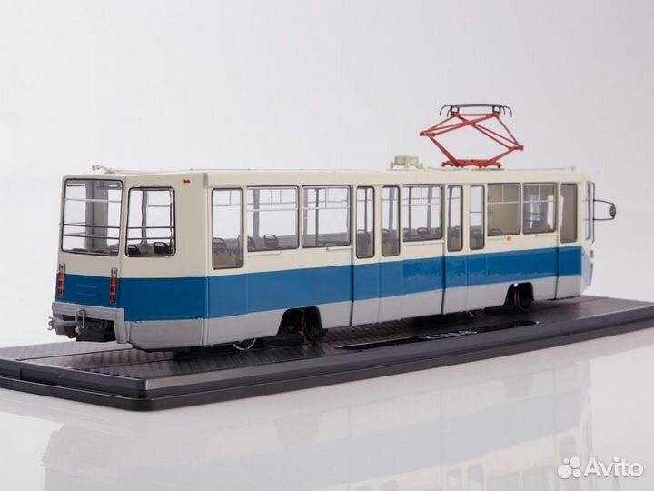 1:43 Масштабная модель Трамвай ктм-8, белый/синий