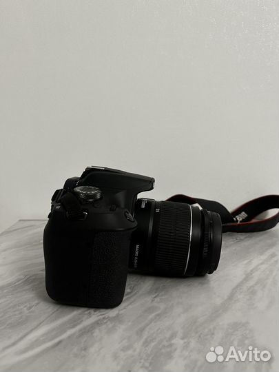 Зеркальный фотоаппарат canon 2000d