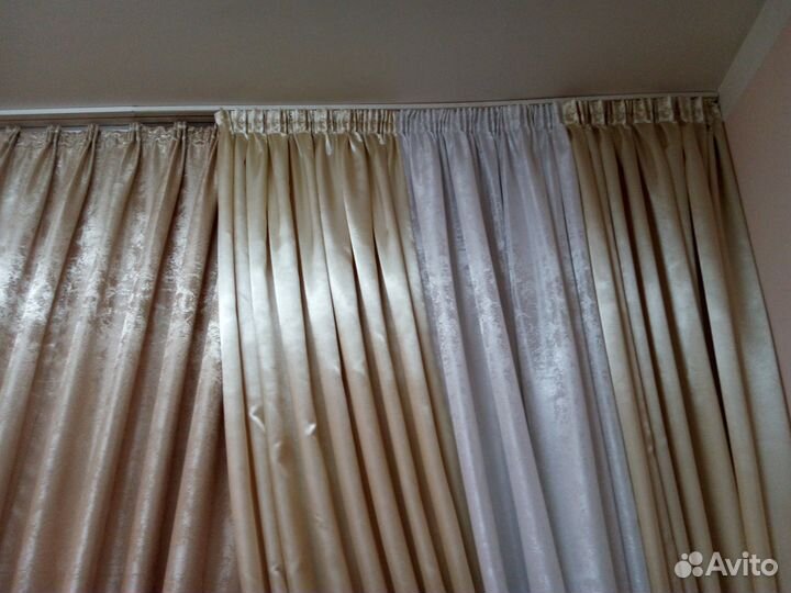 Шторы бежевые (высота 275 см)