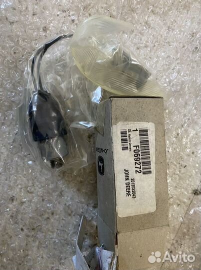 Джон Дир Переключатель давления F069272 John Deere