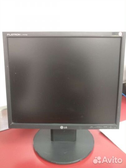 Монитор LG flatron L1750SQ-BN