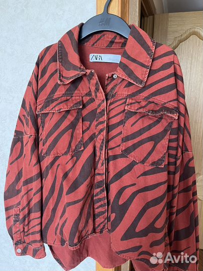 Джинсовая рубашка zara