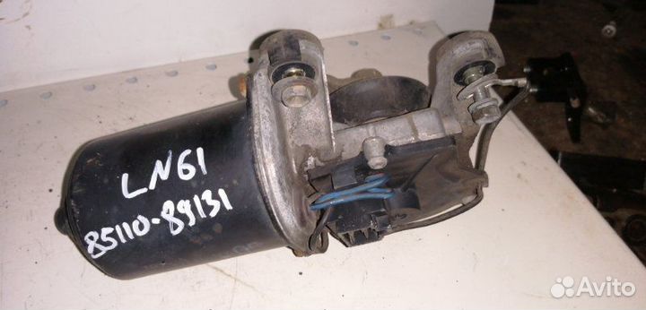 Мотор дворников Toyota Hilux LN61 2L