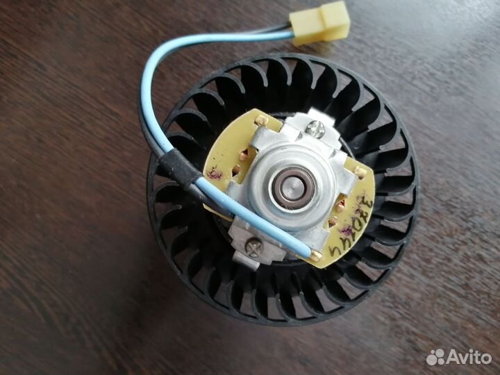 Моторчик отопителя Газ-3302 с крыльчаткой