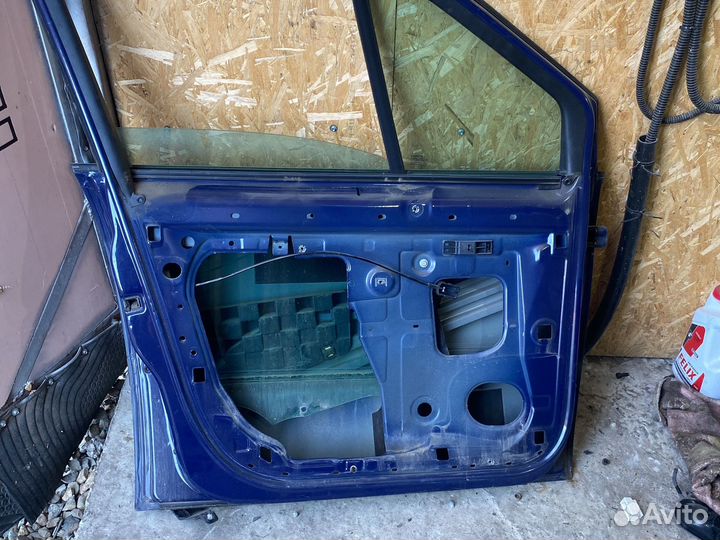 Дверь передняя девая Renault Scenic 2