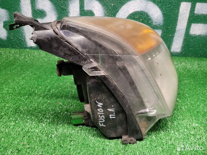Фара правая Ford Fusion 1