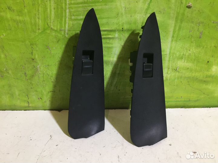 Кнопка стеклоподъемника Toyota RAV4 Corolla E150