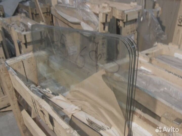 Стекло лобовое верхнее Komatsu