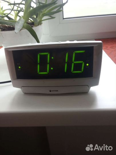 Радиочасы vitek
