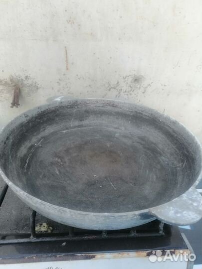 Чугунная сковорода, казан