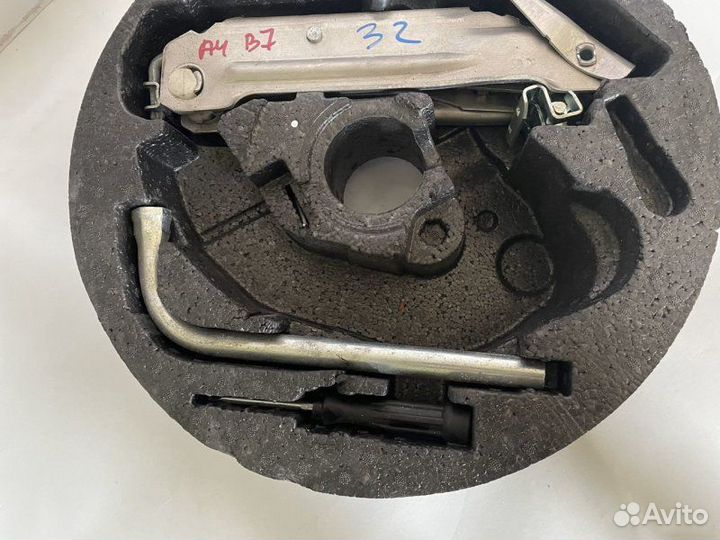 Набор поддомкратника Audi A4 B7 2.0L 2004—2009