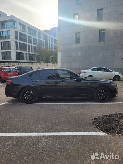 BMW 7 серия 3.0 AT, 2021, 19 379 км