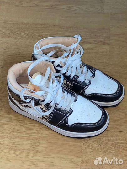 Кроссовки Nike