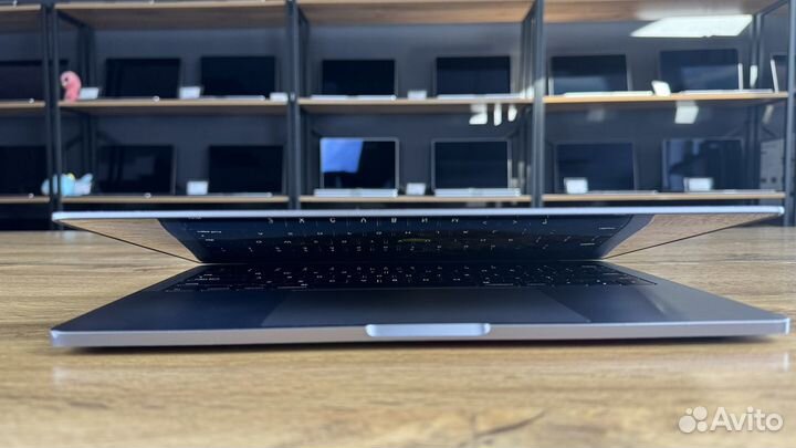 MacBook Pro 13 (2017), 1024 ГБ, Core i7, 3.5 ГГц, RAM 16 ГБ, Intel Iris Plus Graphics 650