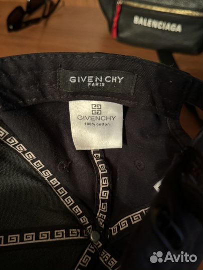 Бейсболка (кепка) Givenchy