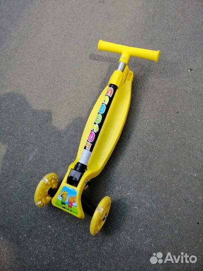 Самокат детский трехколесный новый