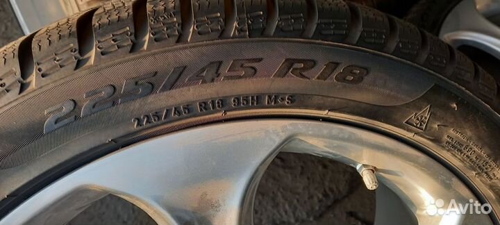 Pirelli Winter Sottozero 3 225/45 R18 95H