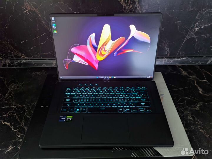 Asus Zephyrus M16 RTX 3070 Ti / i9 12700H