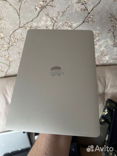 Macbook PRO 13 Retina Touch Bar i7 3.3ghz/16gb