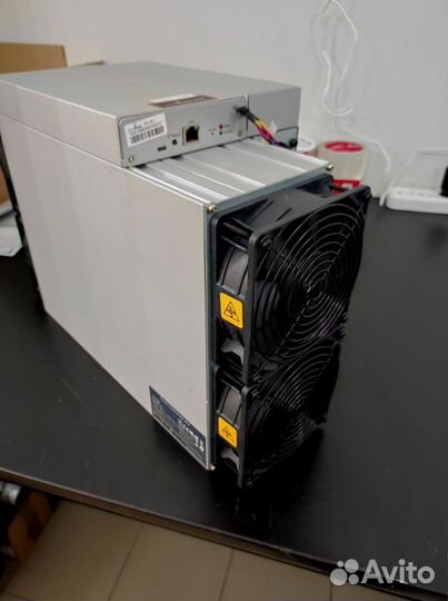 Asic майнер Bitmain Antminer S19