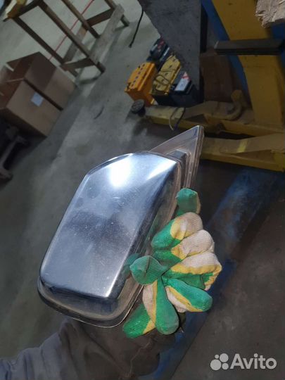 Правое боковое зеркало на мерседес 123