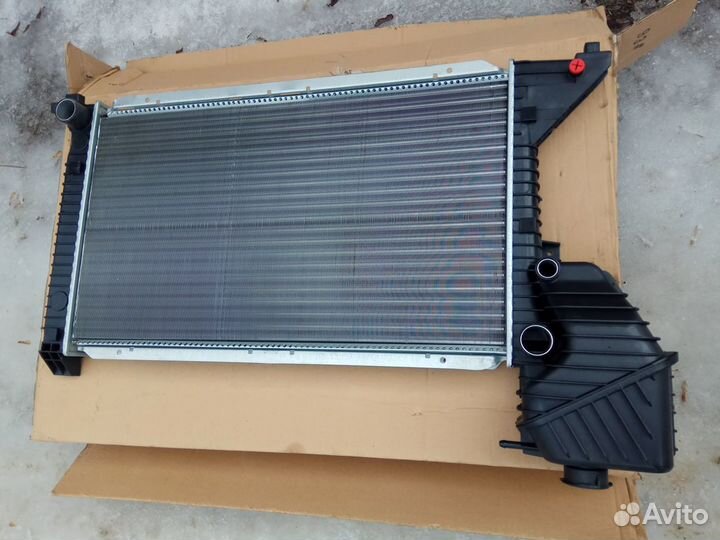 Радиатор для Sprinter Classic 4,6-t (909)