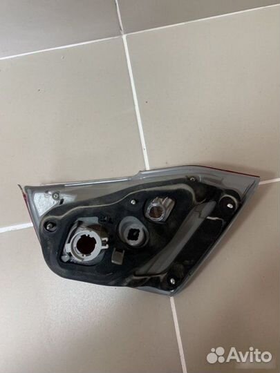 Фонарь в крышку багажника Toyota Camry V50