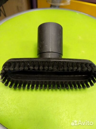 Щетка на пылесос маленькая