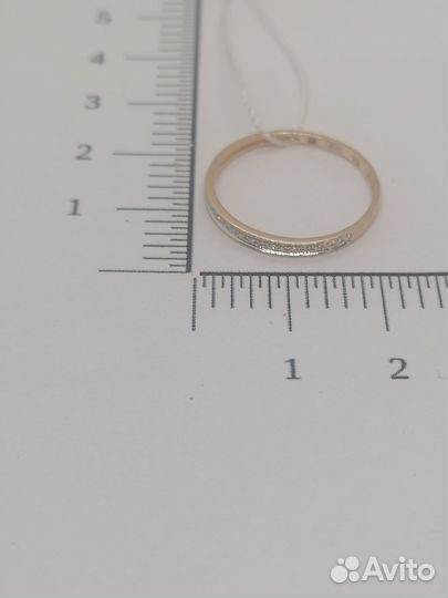 Кольцо с природным камнем Золото