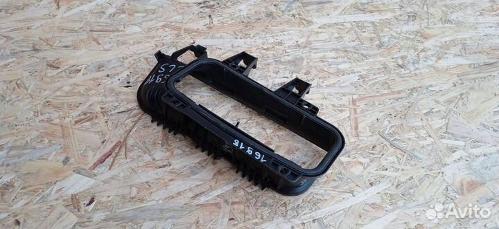 Корпус салонного фильтра Mercedes-Benz CLS-Класс