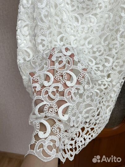 Шикарное кружевное платье