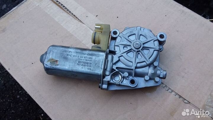 Мотор стеклоподъемника правый Mercedes W140