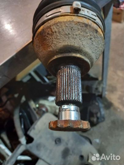 Привод правый VW Polo