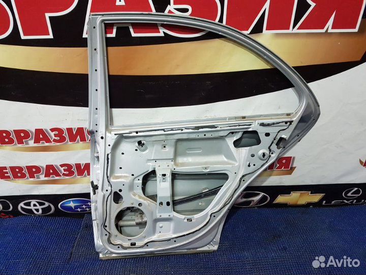 Дверь боковая задняя правая Mercedes-Benz C-Class