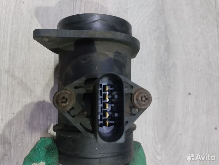 Расходомер воздуха Volkswagen Passat B5+