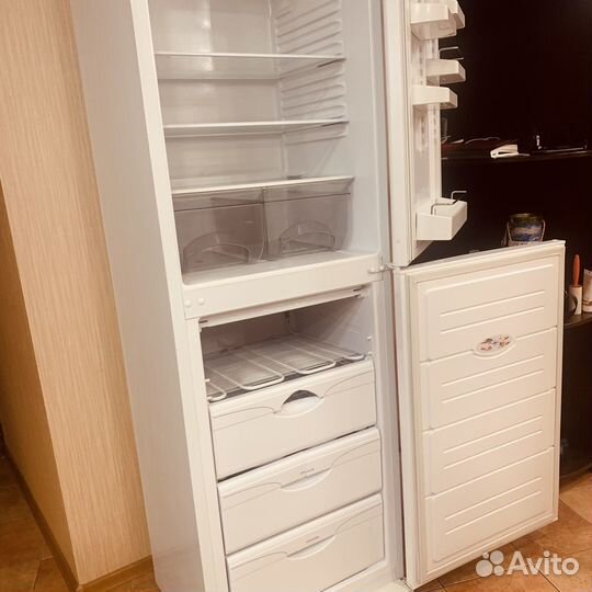 Холодильник бу атлант