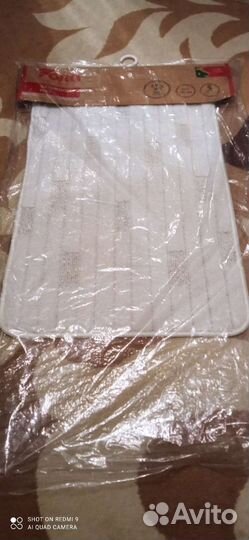 Коврик для ванной белый