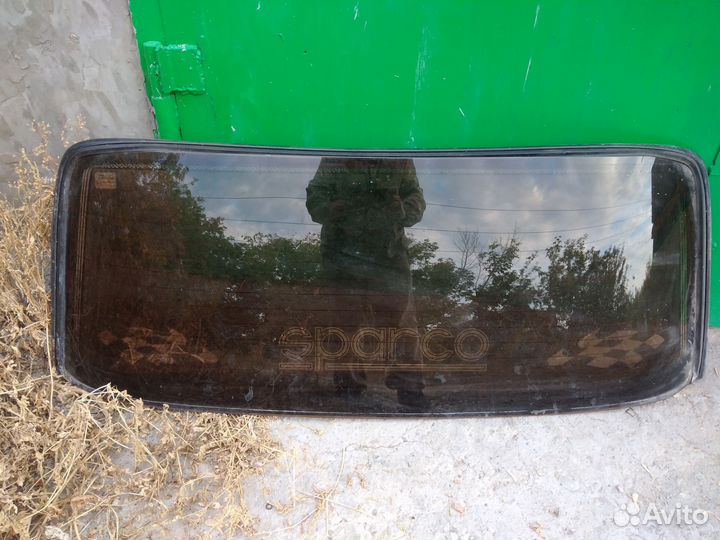 Заднее стекло ваз 2107