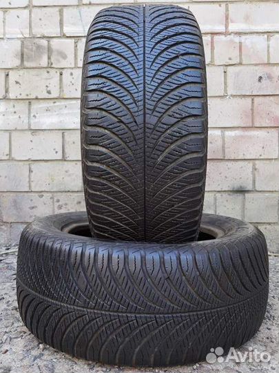 Goodyear Vector 4Seasons 235/55 R17 103V