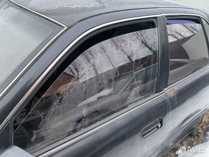 Стекла боковые Toyota Camry SV 30